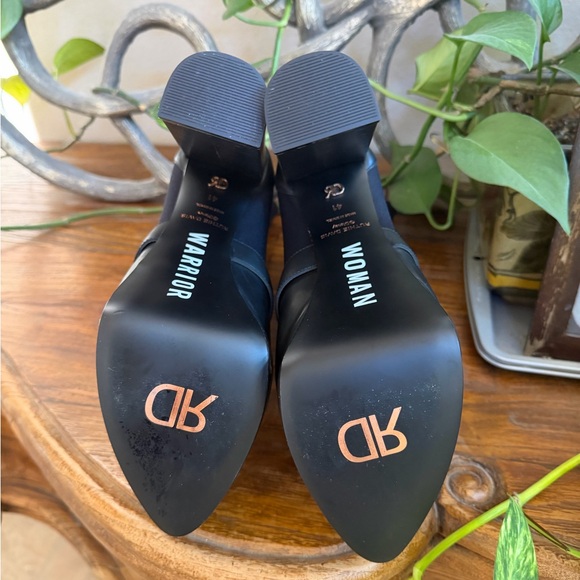 Brand New Ruthie Davis X Disney Mulan Warrior Boots. - Picture 7 of 11